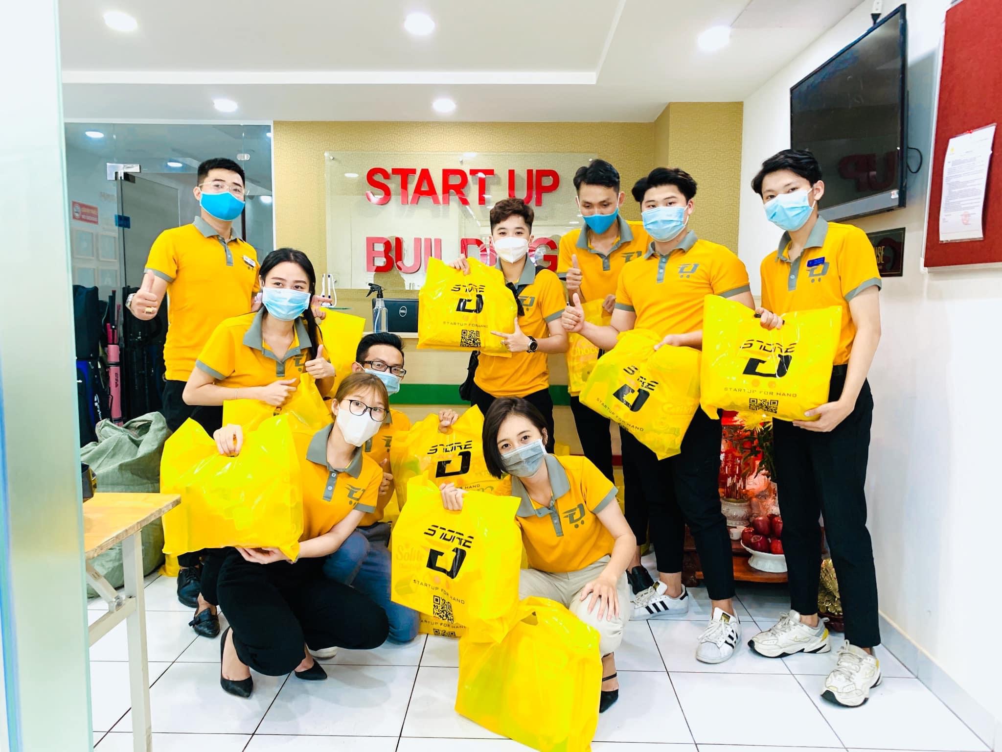 Hoạt động thiện nguyện của các Bạn trẻ Dstore tại Chùa Từ Hạnh - Tân Bình